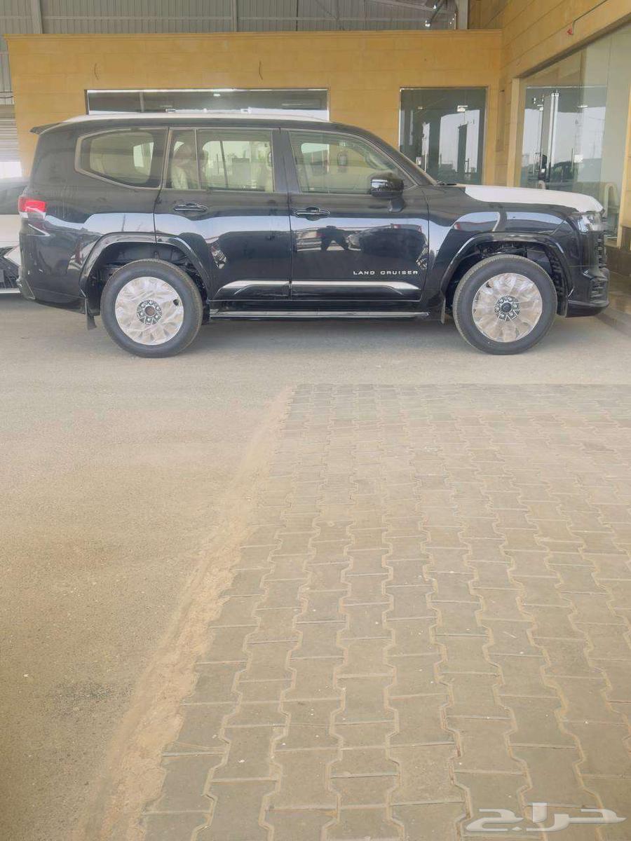 لاندكروزر جي اكس ار GXR L5 بنزين أسود خليحي 2024 لدى الحسن63702672598145114