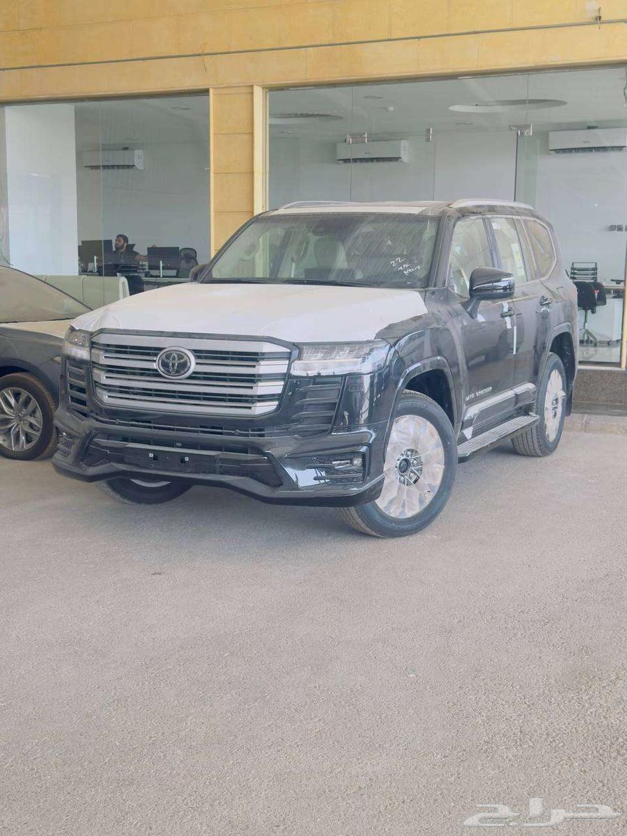 لاندكروزر جي اكس ار GXR L5 بنزين أسود خليحي 2024 لدى الحسن63702672598145110