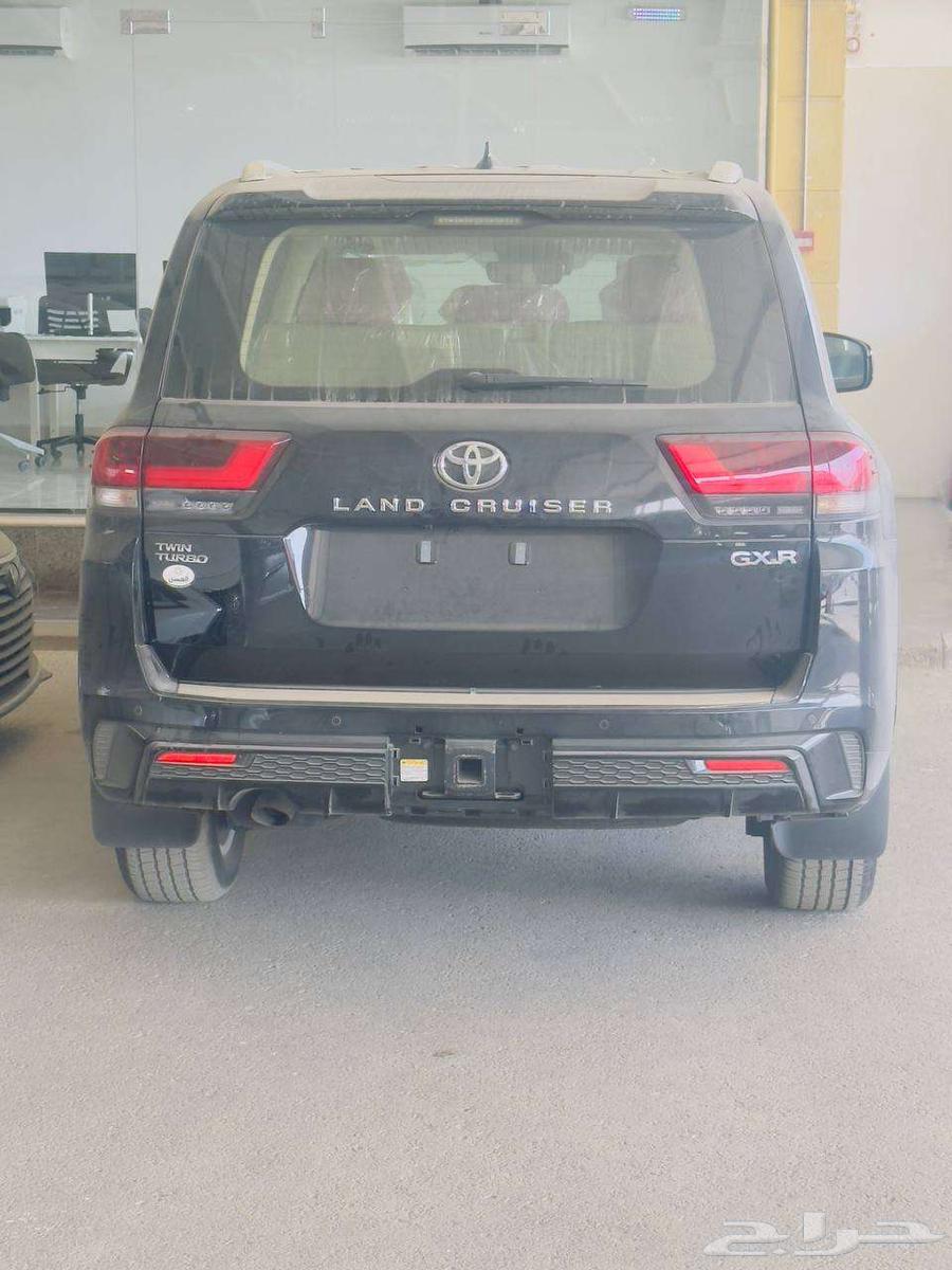 لاندكروزر جي اكس ار GXR L5 بنزين أسود خليحي 2024 لدى الحسن63702672598145113