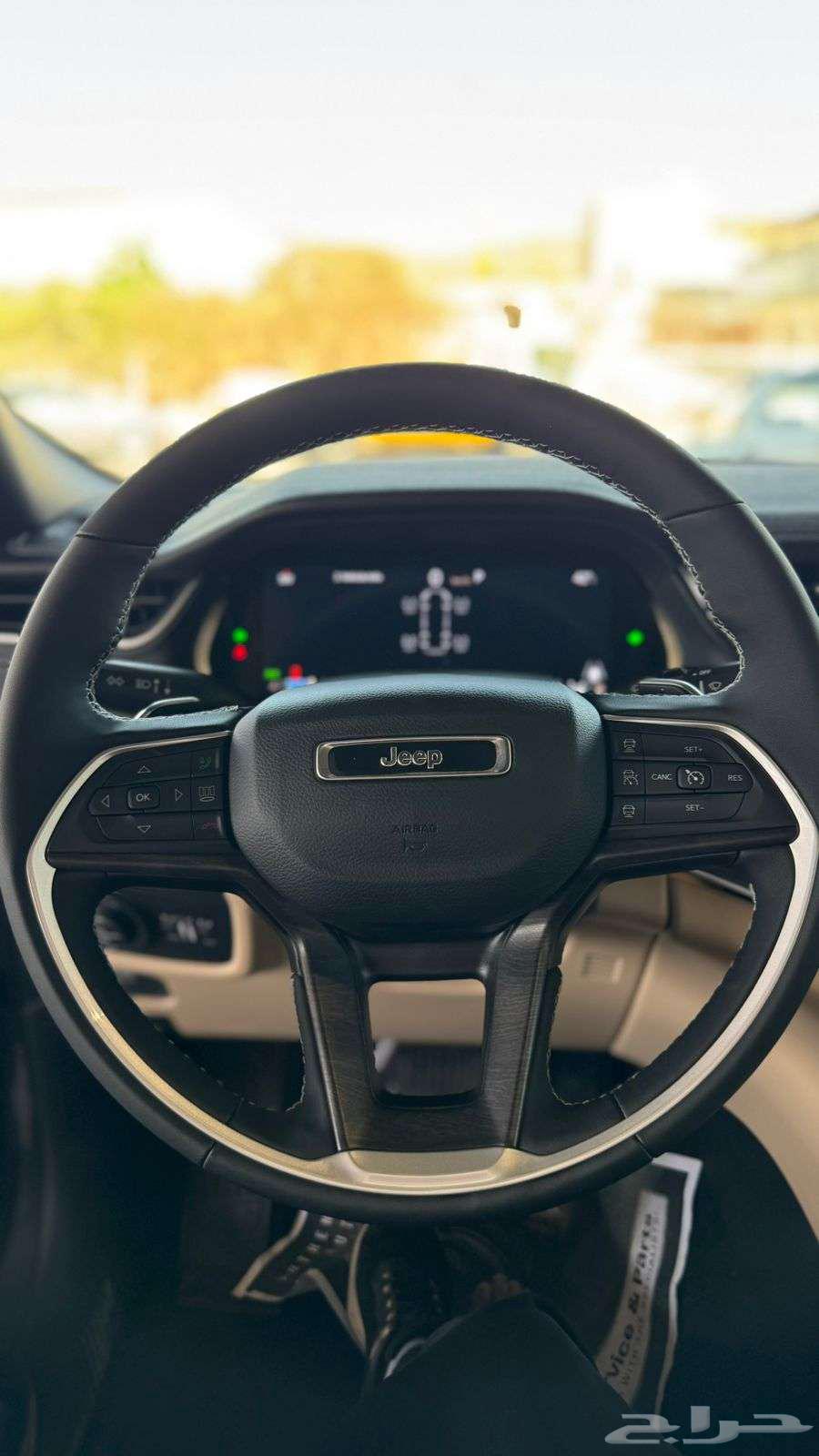 جيب جراند شيروكي لمتد 202463617984908163113