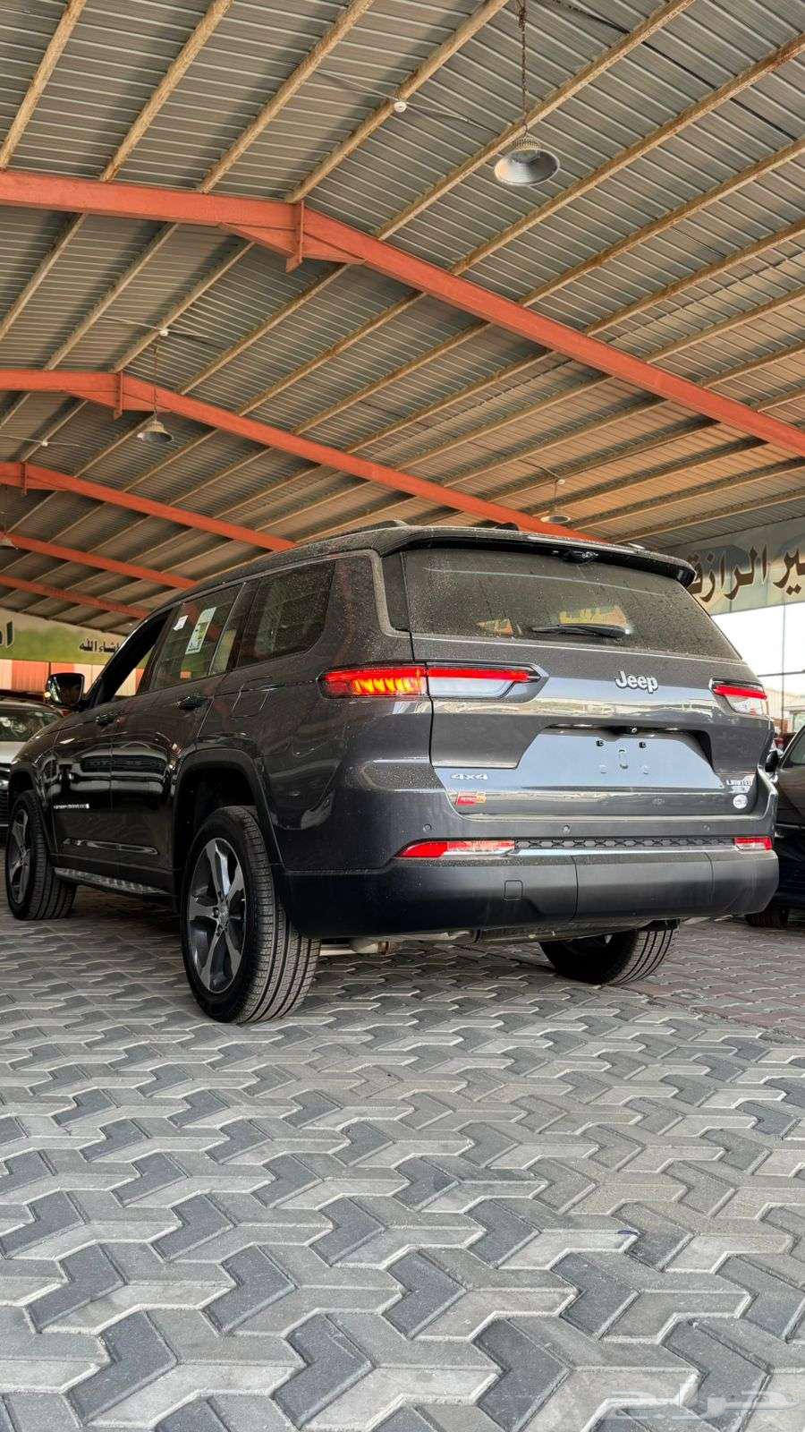 جيب جراند شيروكي لمتد 202463617984908163114