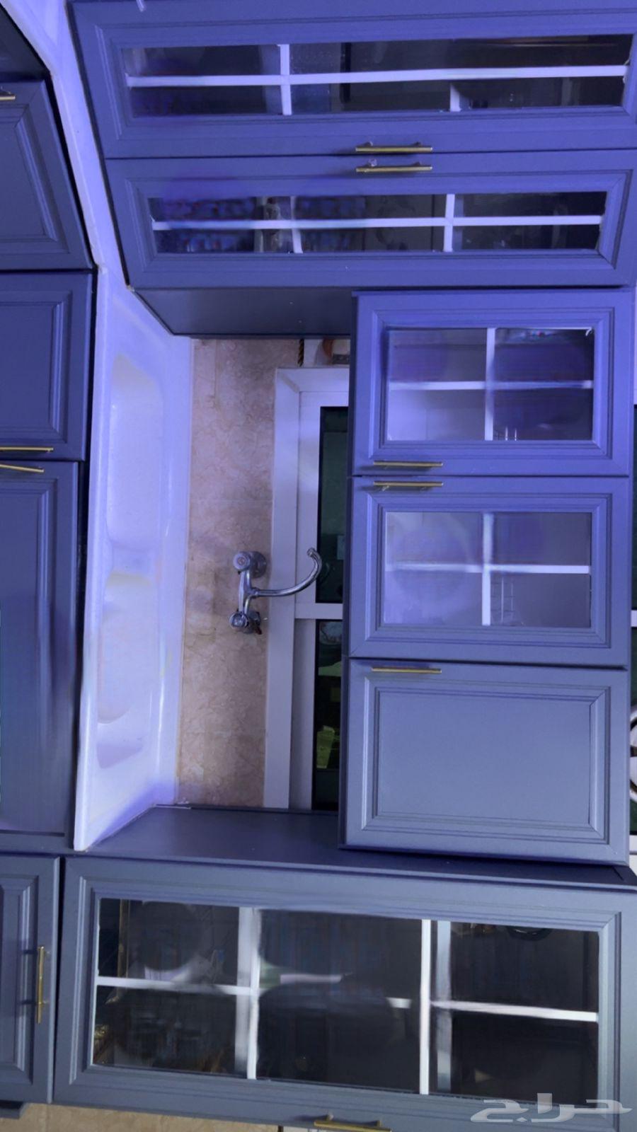 Semi-new kitchen with minor scratches, fully complete63671134565891112