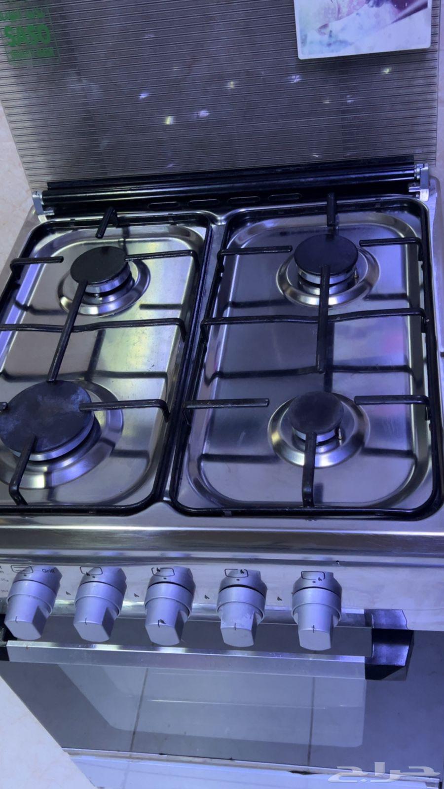 Semi-new kitchen with minor scratches, fully complete63671134565891113