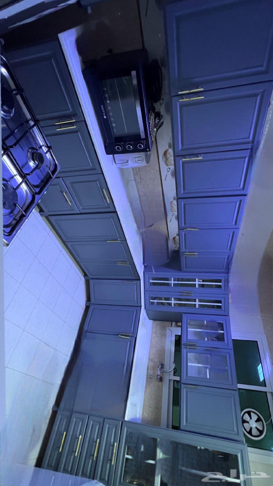 Semi-new kitchen with minor scratches, fully complete63671134565891110