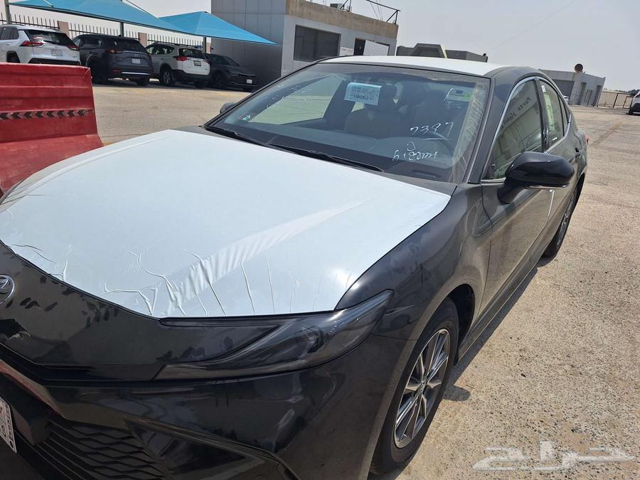 كامري ستاندر E بنزين اصفار 2025 صادر لوحات اسود داخل بيج63705620879235110