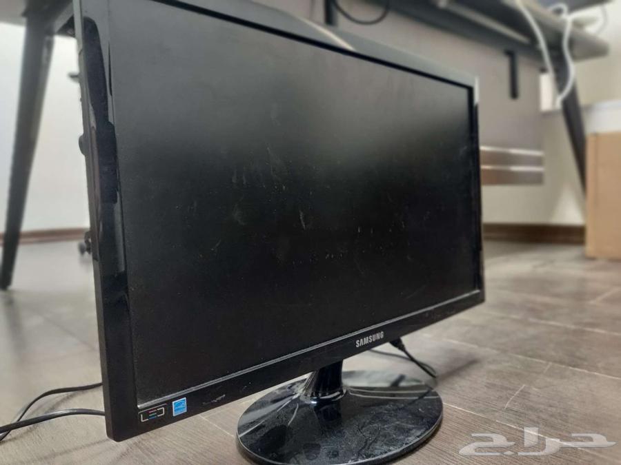3 شاشات كمبيوتر و LCD للبيع جدة مستعملة63667684818947110