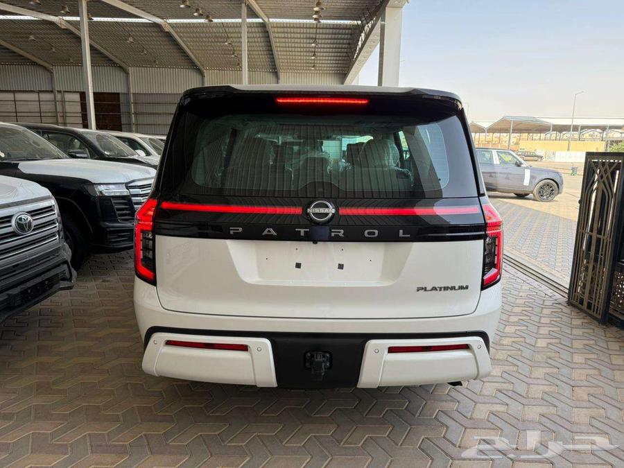 نيسان باترول بلاتنيوم فل موديل 2025 سقف أسود ممشى 4700 كم63708554482946114