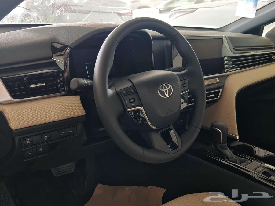 تويوتا كامري -LE -بنزين 2025 ابيض __سعودي63708554177026114