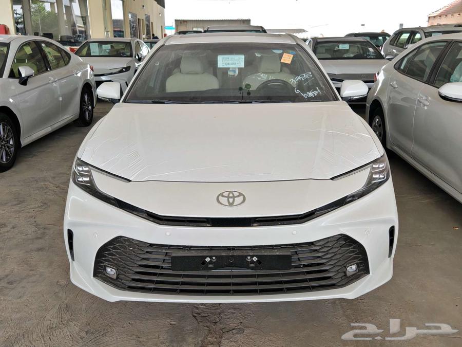تويوتا كامري -LE -بنزين 2025 ابيض __سعودي63708554177026110