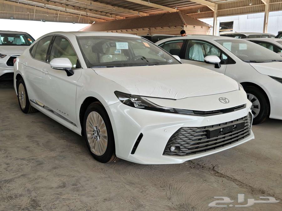 تويوتا كامري -LE -بنزين 2025 ابيض __سعودي63708554177026111