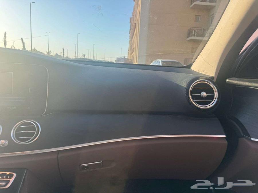 مرسيدس E300 202063711924711171114