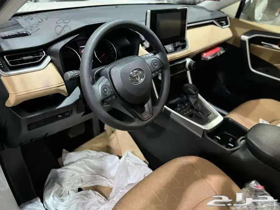 تويوتا راف فور بنزين XLE نص فل فتحه سقف 202563702856808579112