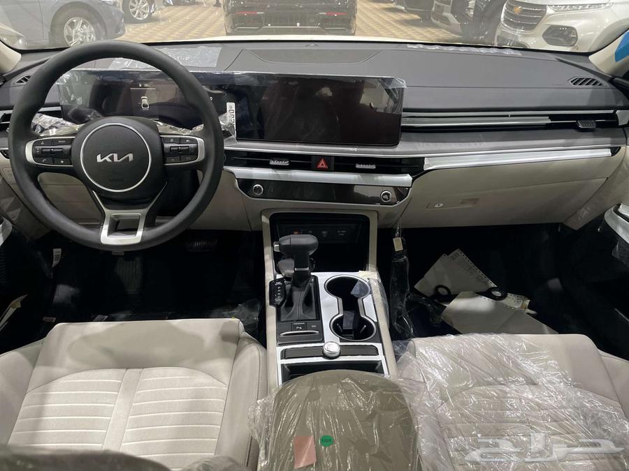 كيا k5 ستاندر مطور موديل 2025 بسعر 98800 بالضريبه63704458598913112