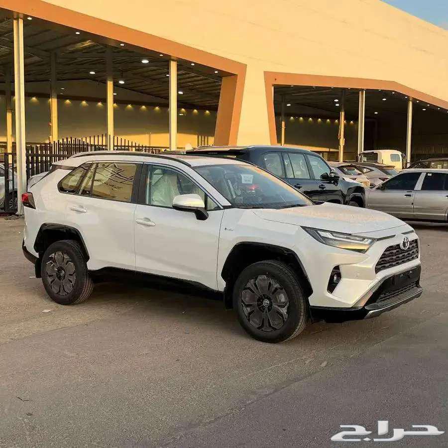راف فور XLE بنزين نص فل63707561543297113