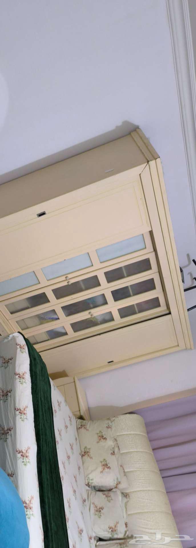 Bedroom set for sale including dressing table, drawer unit, bed, 2 nightstands63673067295107111