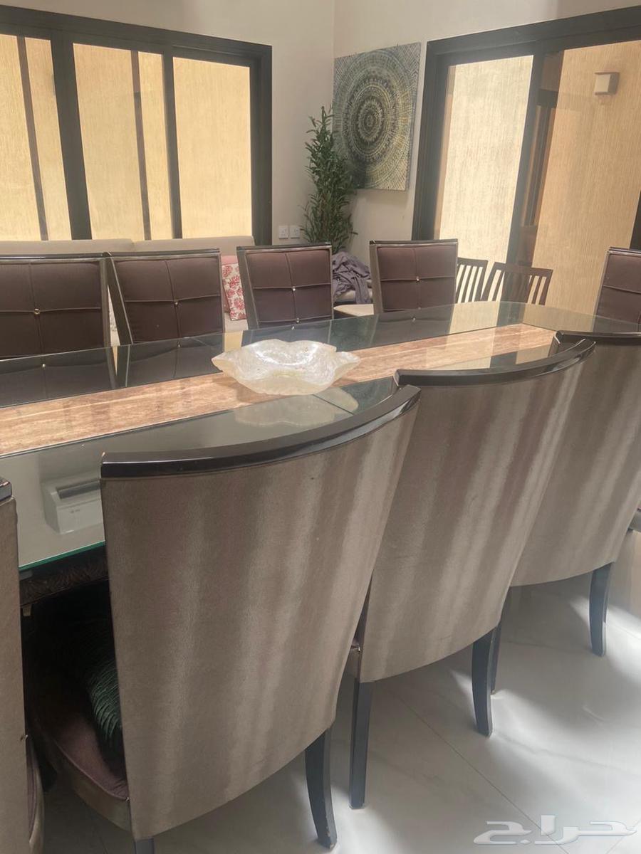 Dining table with 12 chairs63674090871937110