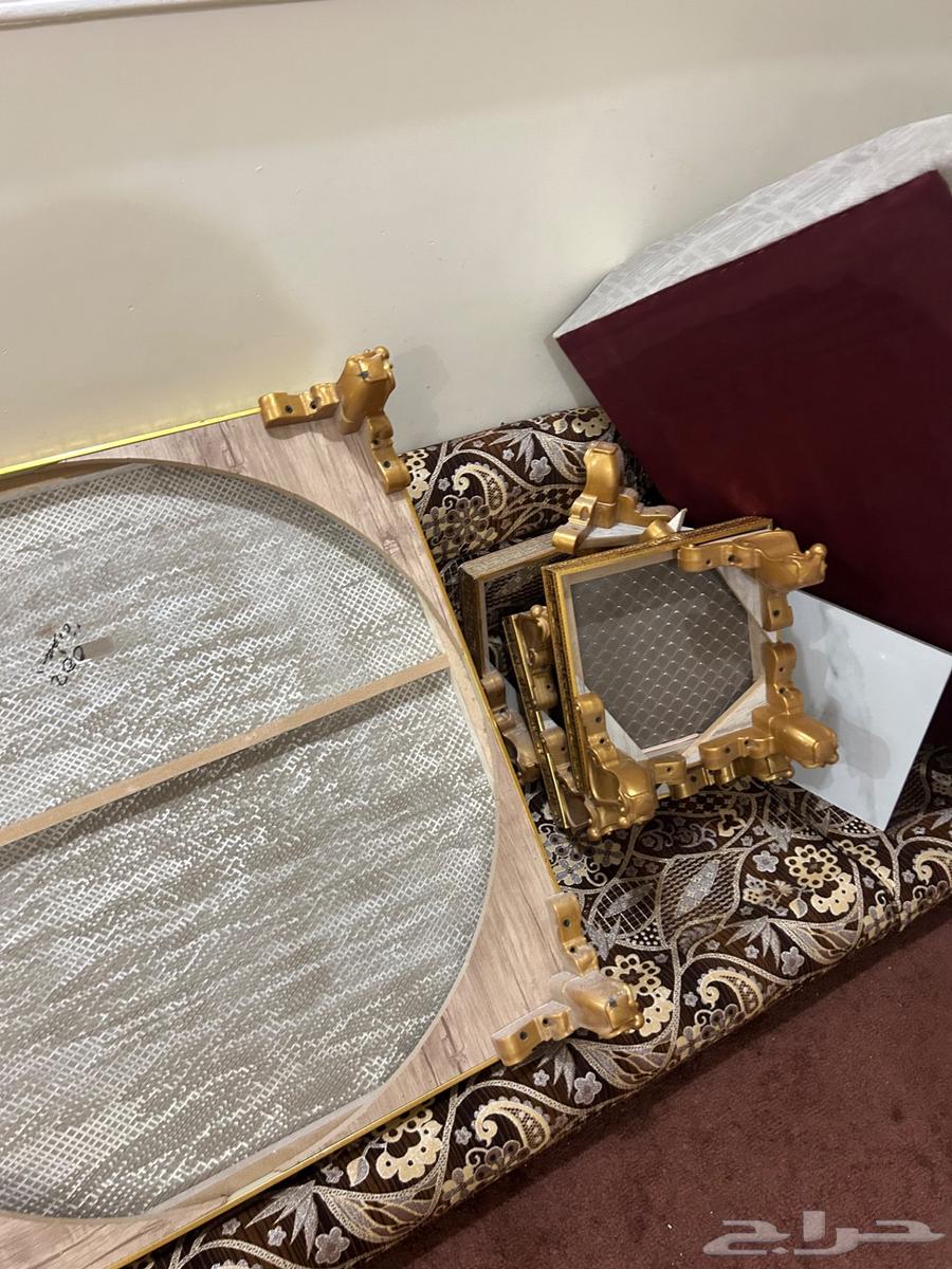 Selling a 6x4 mattress and two 5x4 parquet pieces and a 5x4 length sofa with extension63675421480578110