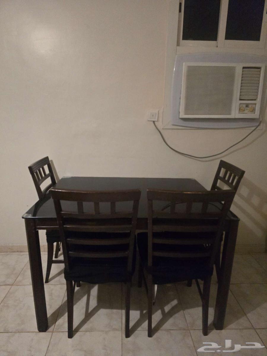 طاولة طعام وسرير أطفال للبيع63675857728771110