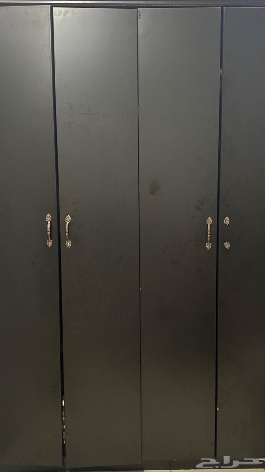 Single beds and wardrobe for sale63673562327427110