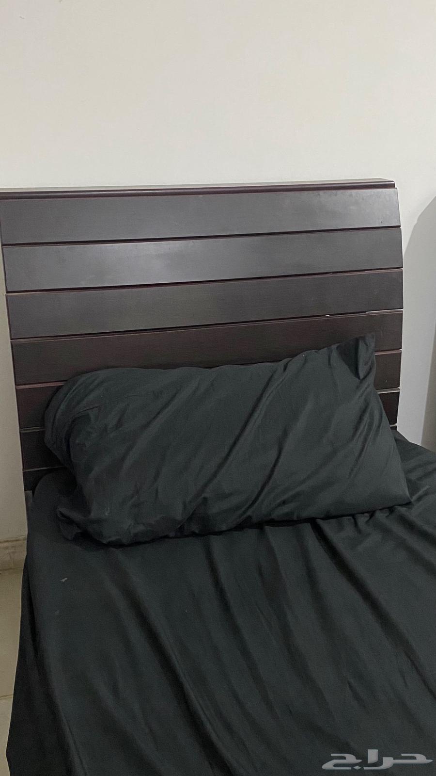 Single beds and wardrobe for sale63673562327427111