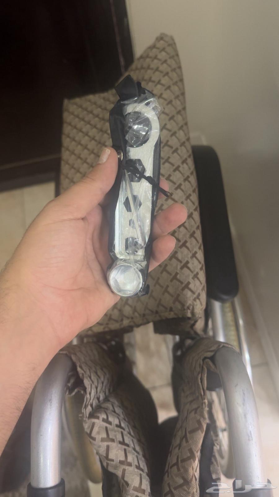Semi-new wheelchair used only for a few days63670177851265110