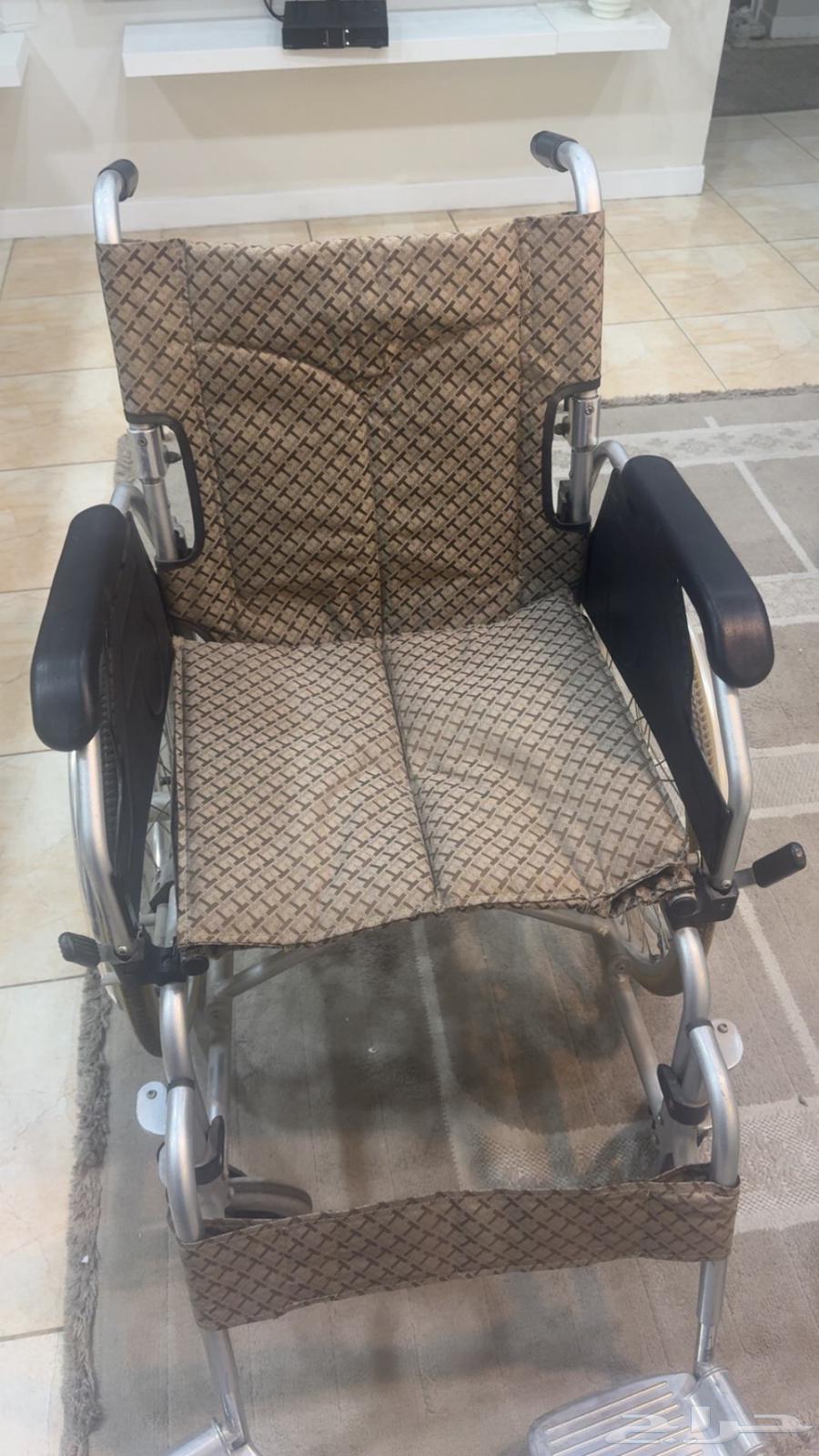 Semi-new wheelchair used only for a few days63670177851265111