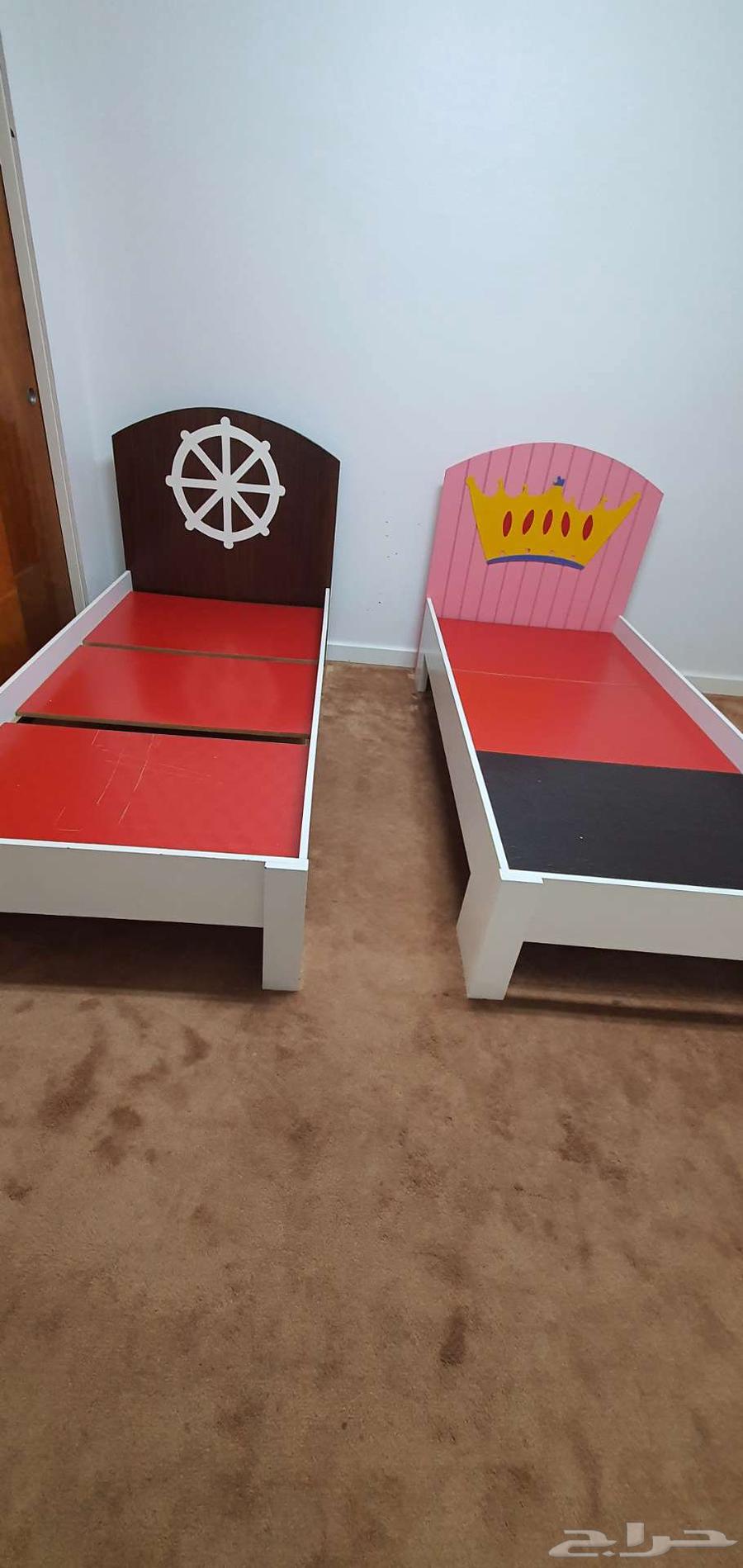 طاولة طعام وسرير أطفال للبيع63675857728771114