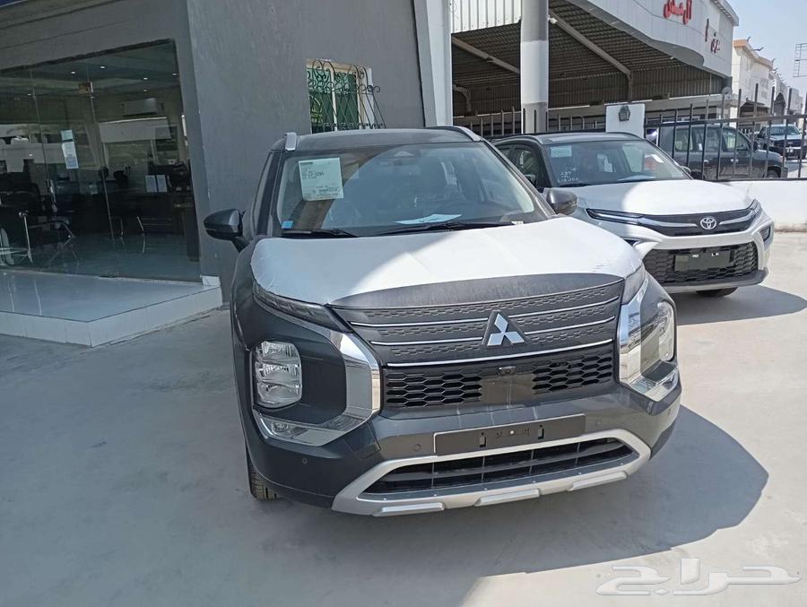 ميتسوبيشي اوتلاندر نص فل ابيض ورصاصي لدينا 2025 سعودي63721482575106110