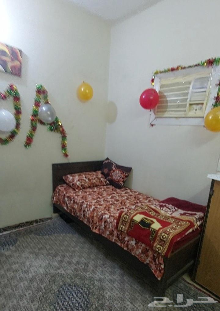 سريرين خشب فندقي نفر ونص بحالة جيدة63699007299586110