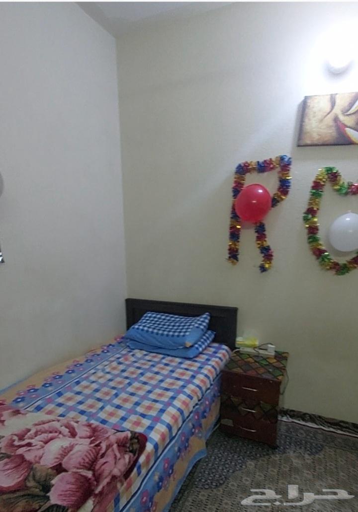 سريرين خشب فندقي نفر ونص بحالة جيدة63699007299586111