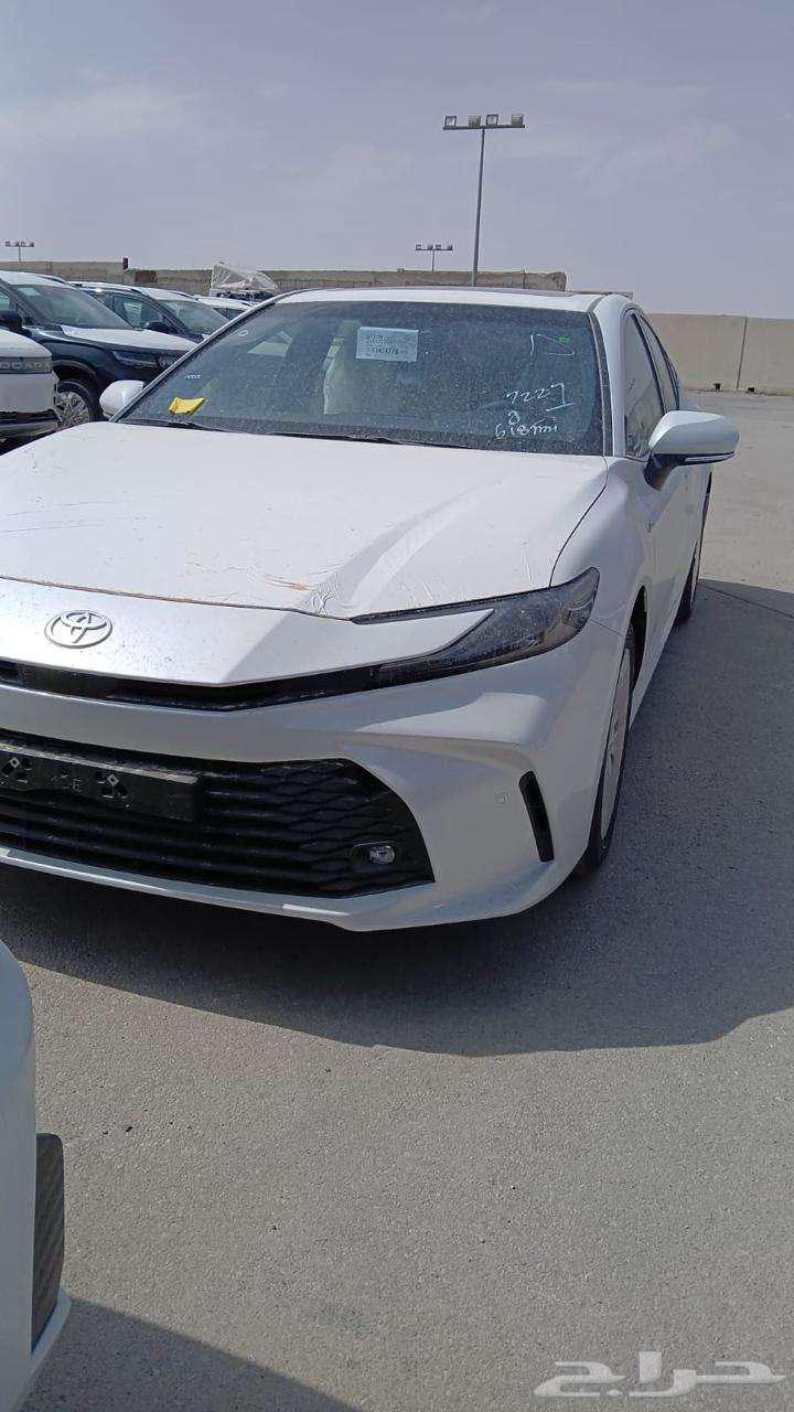 تويوتا كامرى E PLUS هايبرد ابيض202563730941934083112