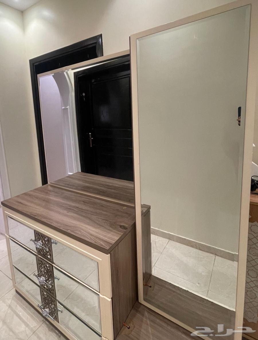Dressing table with mirror63677173616641110