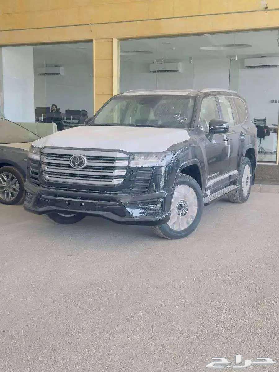لاندكروزر جي اكس ار GXR L5 بنزين أسود خليحي 2024 لدى الحسن63728313485185110