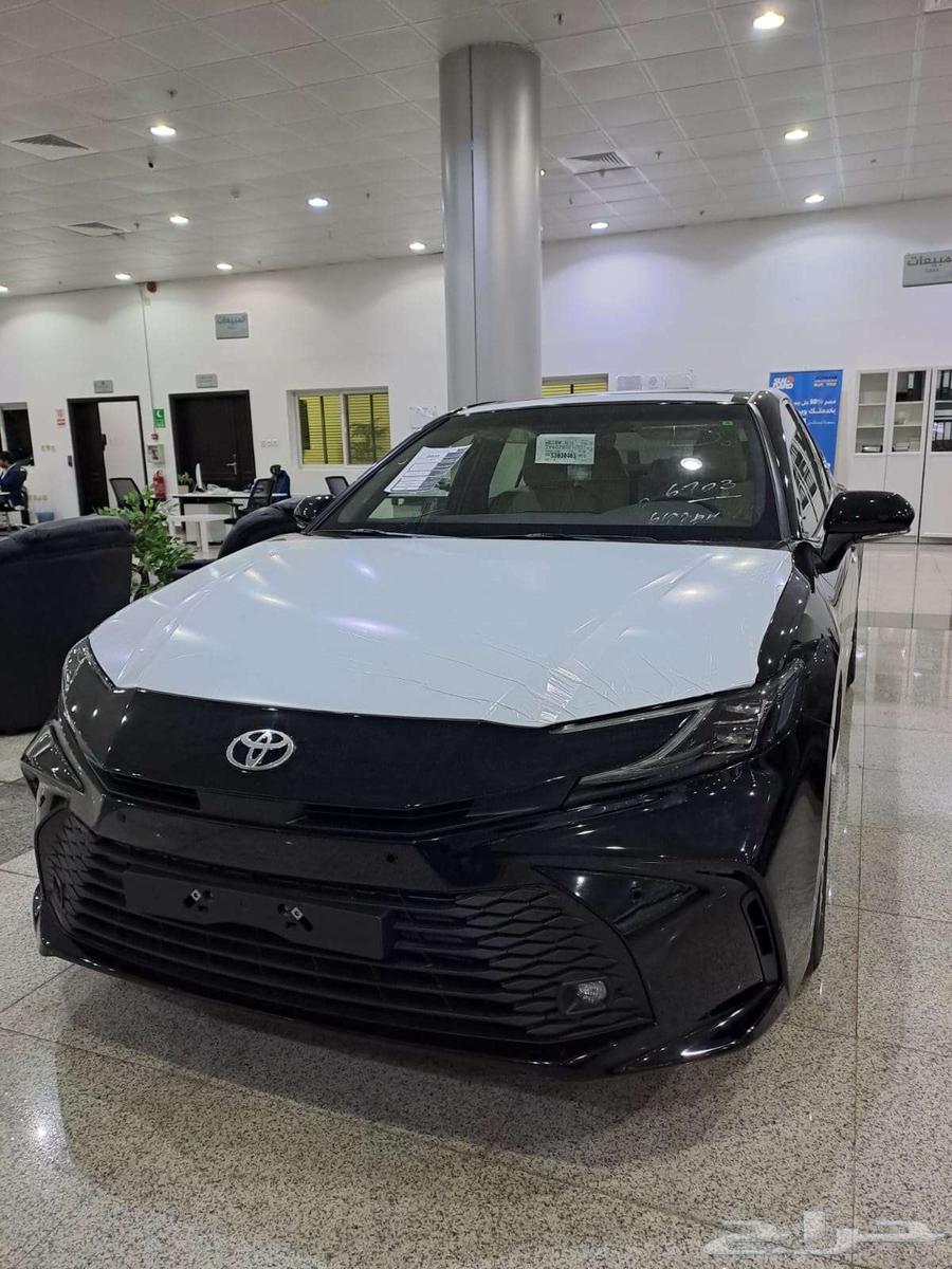 كامري LE بنزين لون أسود 202563729173687299114