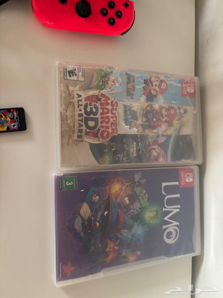 Nintendo switch with 4 handle and Mario 3D all starsl63678744411011111