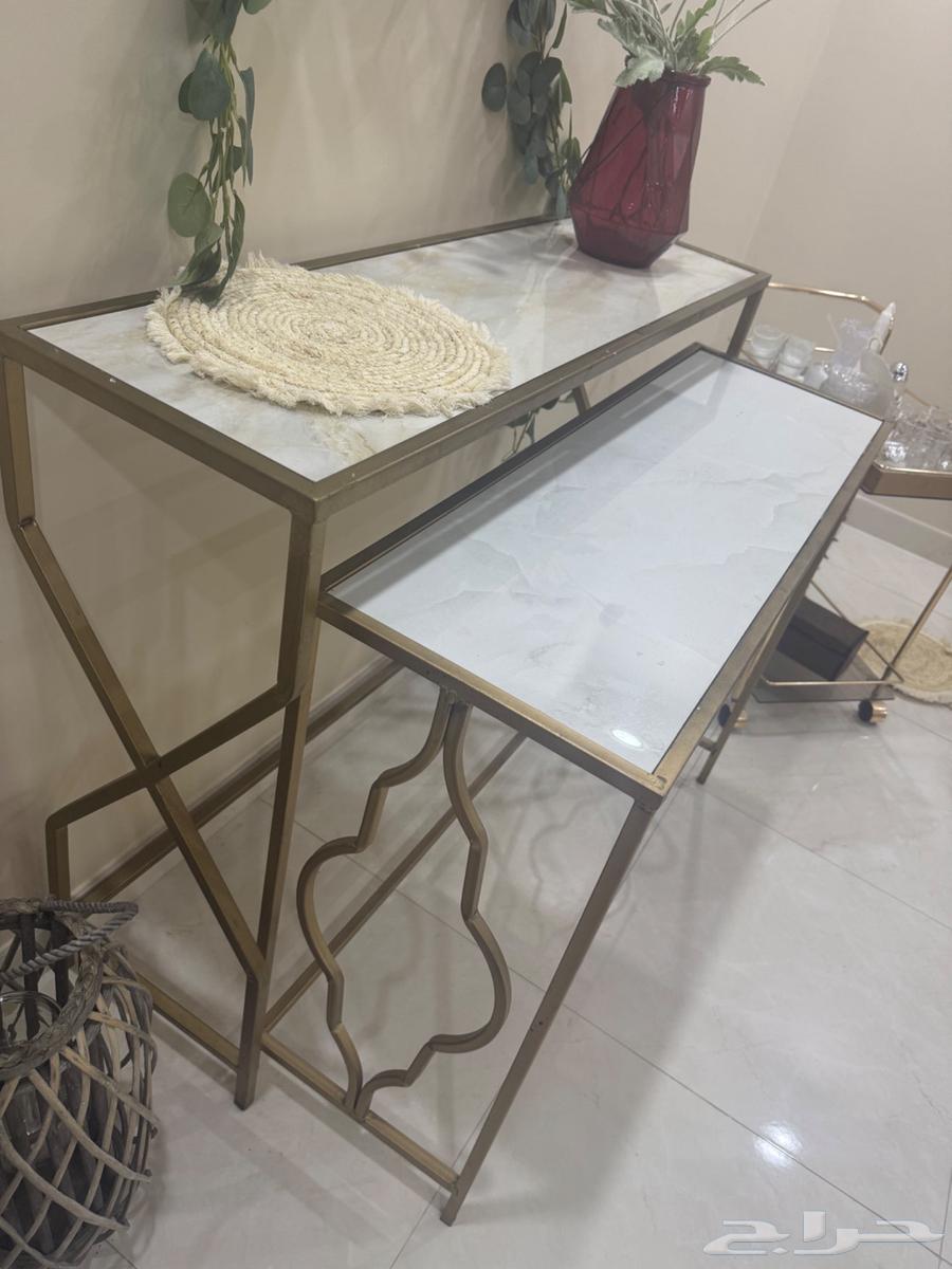 طاولة تقديمات63678746706434112