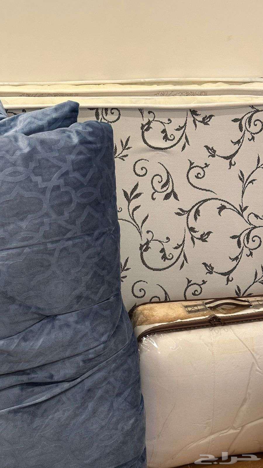 Carpets and blankets63680463167235111