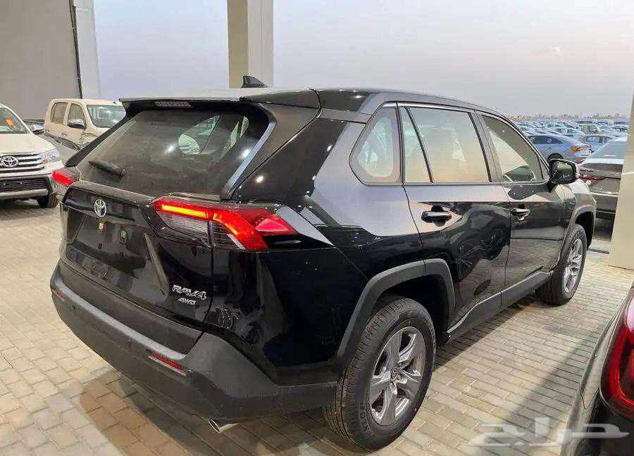 تويوتا راف فور LE بنزين دفع رباعي 202563747398562179112