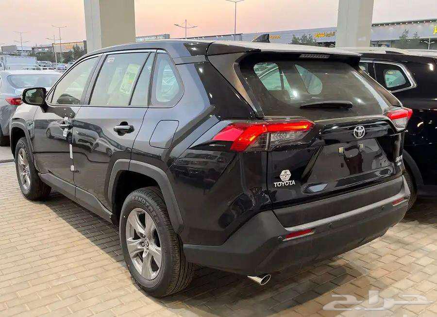 تويوتا راف فور LE بنزين دفع رباعي 202563747398562179113