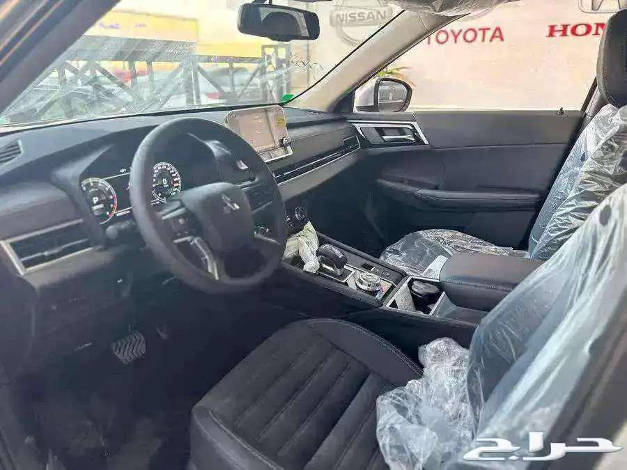 ميتسوبيشي اوتلاندر فل كامل ونص فل 202563730844005506114