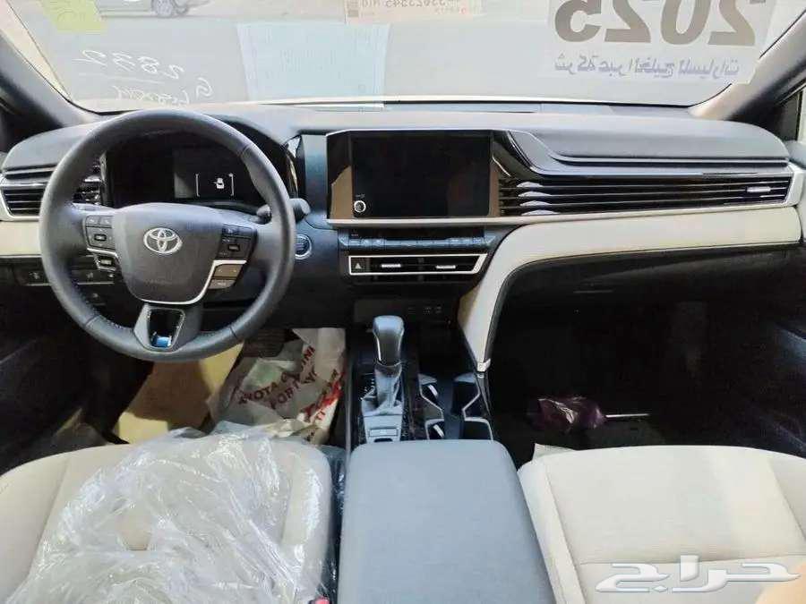 كامري بنزين LE نص فل فتحة 2025 تيتانيوم63763733422593114