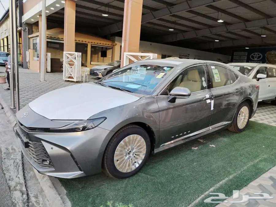 كامري بنزين LE نص فل فتحة 2025 تيتانيوم63763733422593113