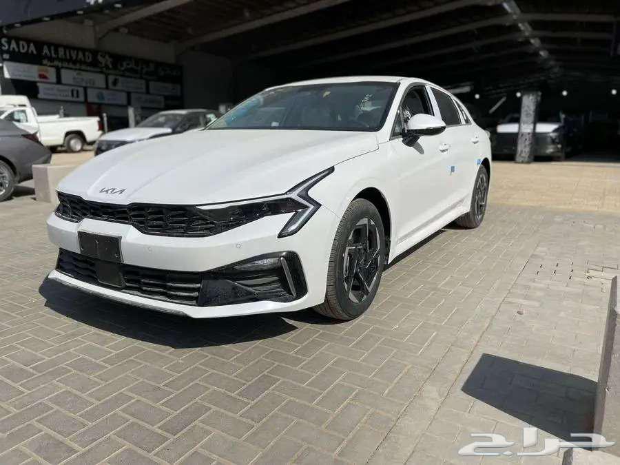 Kia K5 Standard and Upgraded (Cash/Installments)63732162541827113