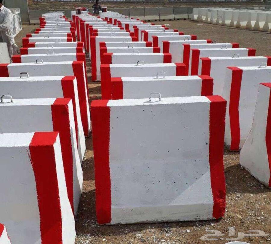 مطلوب للشراء حواجز خرسانيه نيوجرسي الموقع سراة عبيده63612686410241110