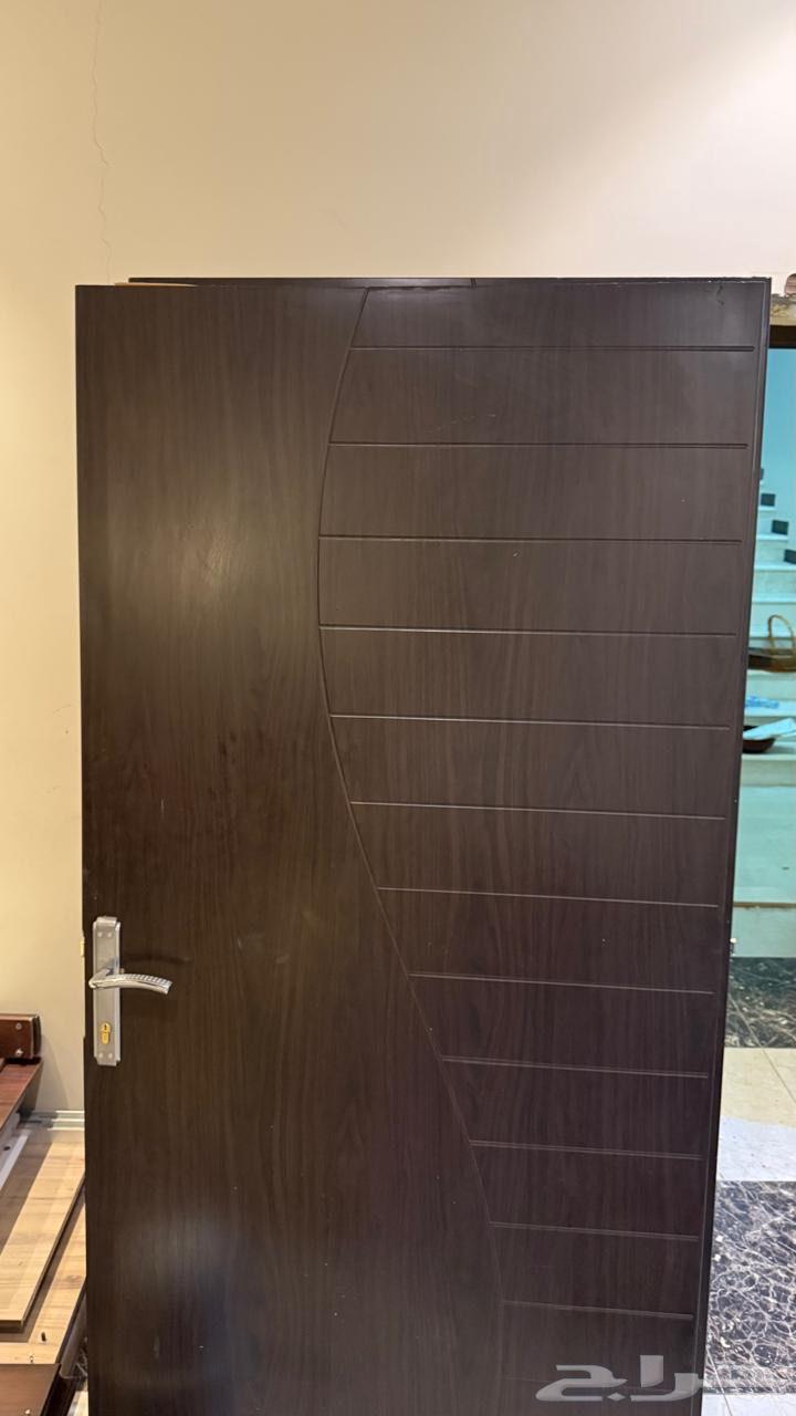 Wooden doors with frames, hinges, and handles63699317664897111