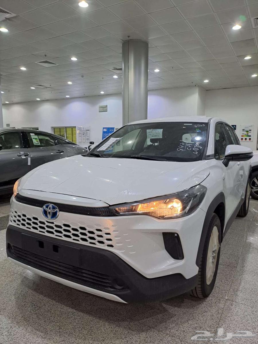 Toyota Corolla Cross LE Standard Hybrid 2025 Model63745895829121110