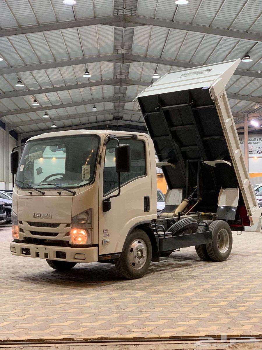 Isuzu trucks with all loads and configurations from 3 to 25 tons63750103313666111