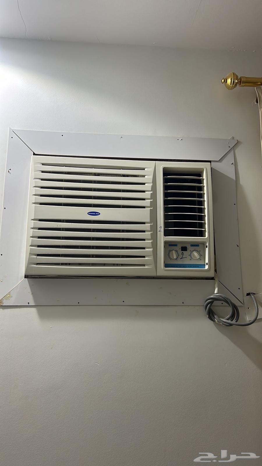 للبيع مكيف نظيف جدا الحد 800 ريال63700459344770110