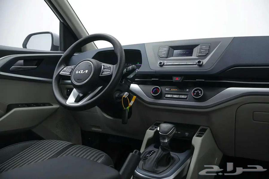 Kia Carens Standard Upgraded Model 2025 and Standard from it.63747862382849113