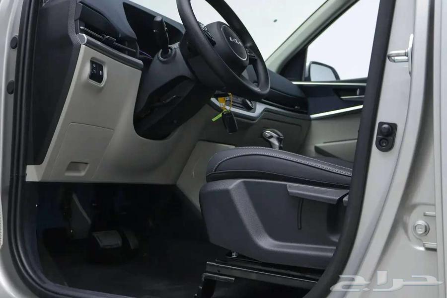 Kia Carens Standard Upgraded Model 2025 and Standard from it.63747862382849114